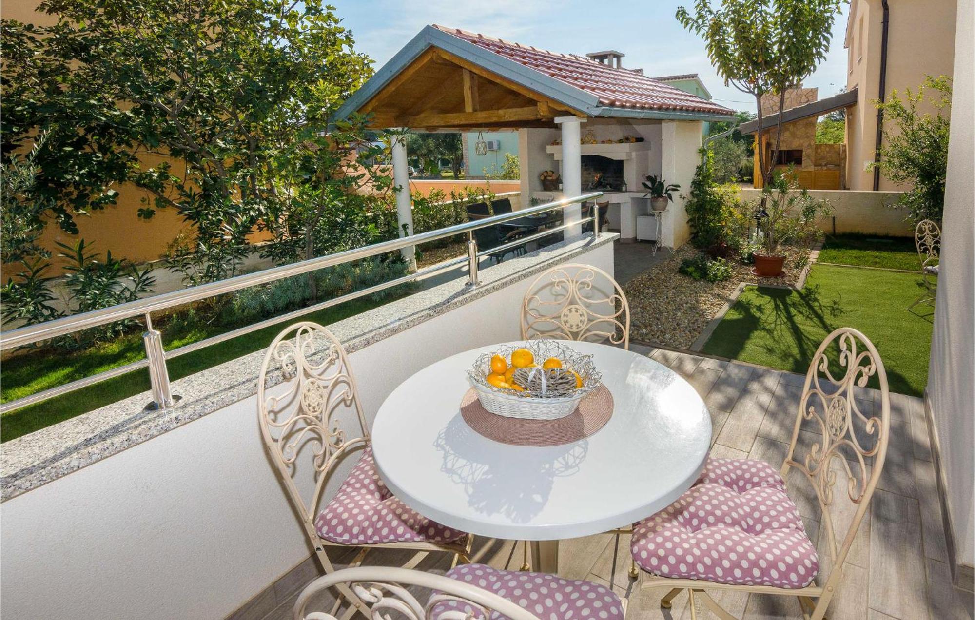 Nice Apartment In Vrsi-Mulo With Wifi Ngoại thất bức ảnh