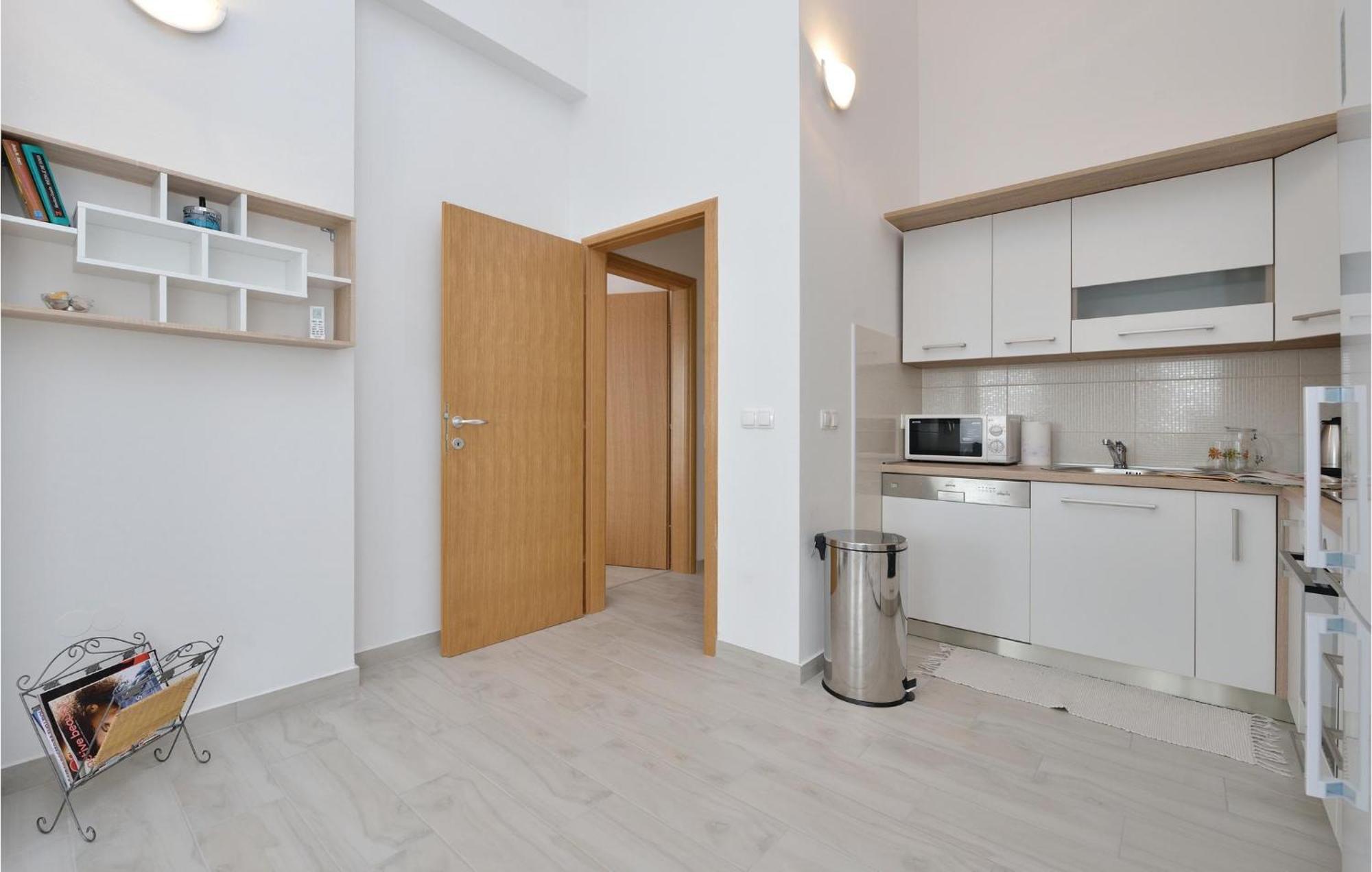 Nice Apartment In Vrsi-Mulo With Wifi Ngoại thất bức ảnh